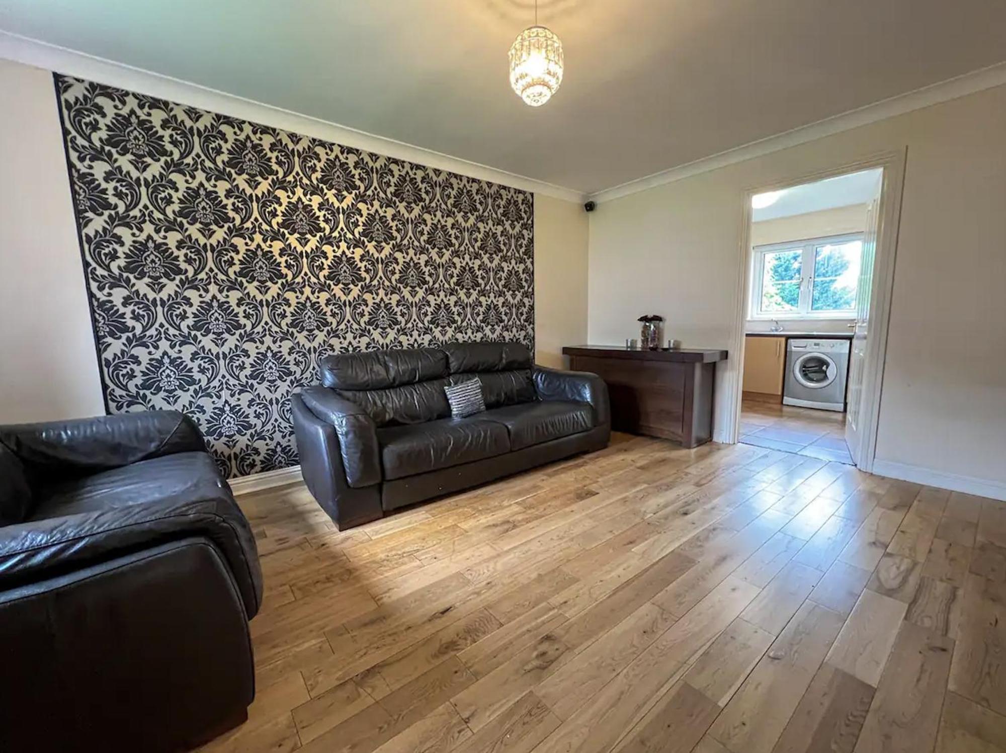 Glasgow Central - Entire House - Free Parking , Free Super Fast Wifi , Private Garden & Parking Security Exterior photo