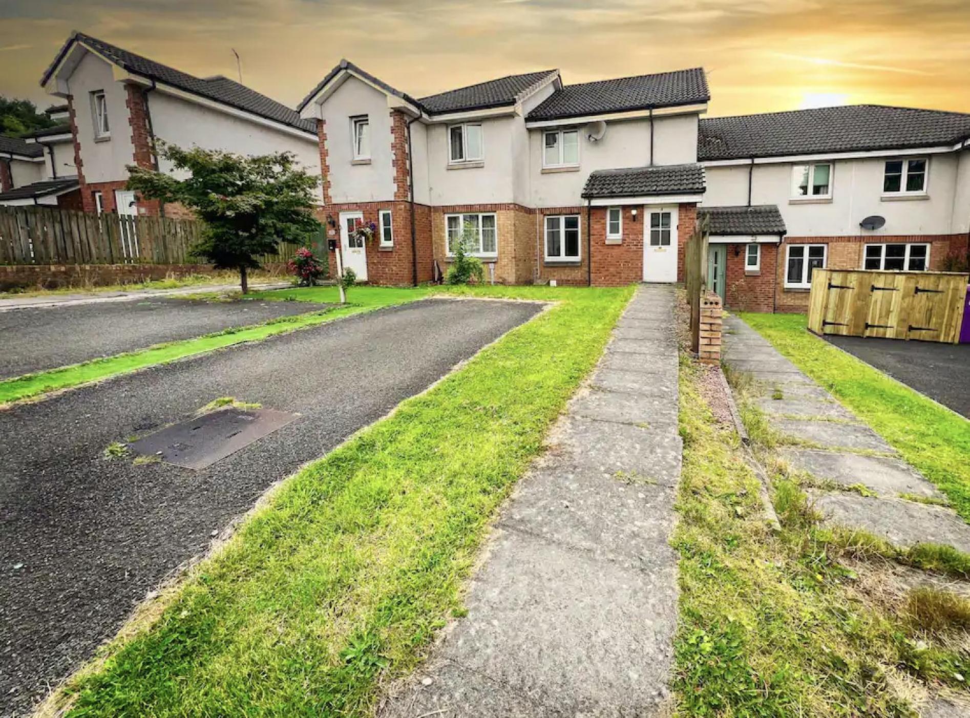 Glasgow Central - Entire House - Free Parking , Free Super Fast Wifi , Private Garden & Parking Security Exterior photo